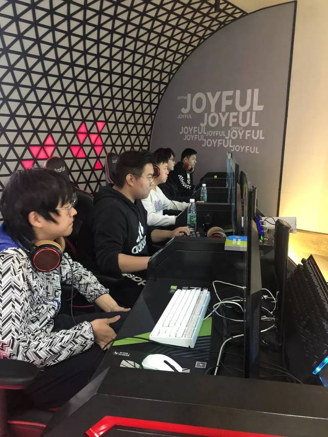 他们经常在 他们经常在